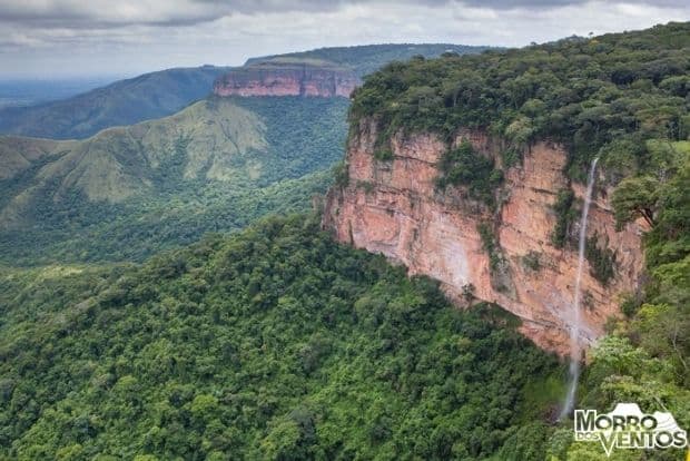 Incêndio florestal é registrado na região do Morro dos Ventos, em Chapada dos Guimarães; vídeos