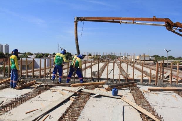 Viaduto Murilo Domingos é preparado para o processo de concretagem das lajes