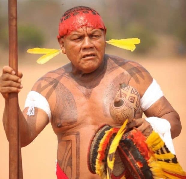 Liderança indígena de Mato Grosso sofre para ser transportado e medicado em UTI