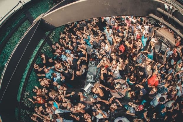 Após anunciar reabertura, boate tem funcionamento vetado pela prefeitura