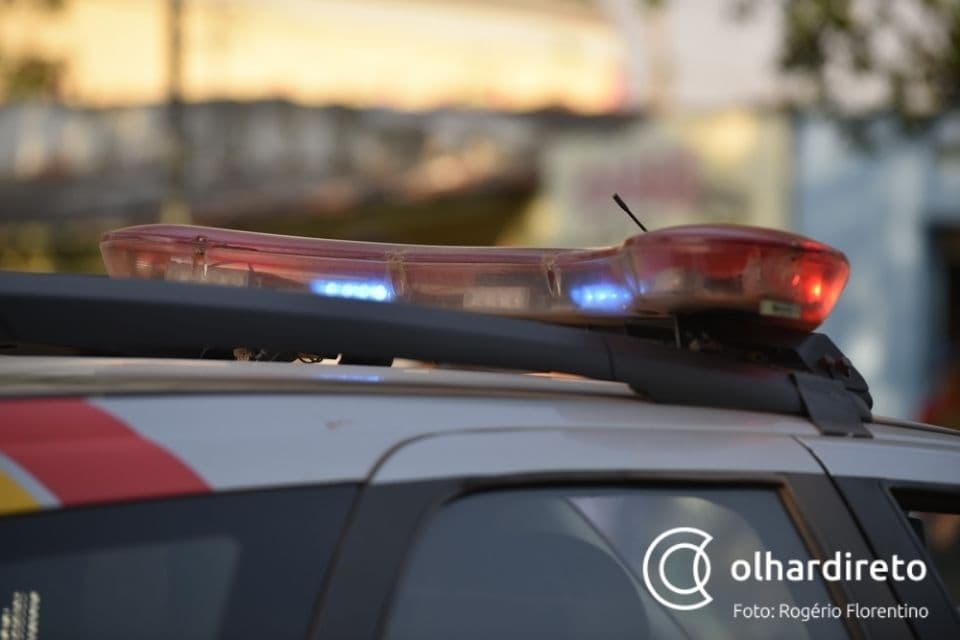 Homem de 57 anos é detido após causar confusão e agredir mulher em lanchonete no interior de MT