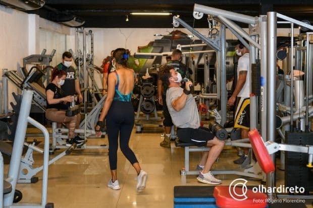 Emanuel deve editar novo decreto que pode liberar funcionamento de academias e salões de beleza