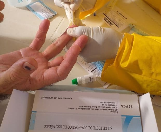 Caminhoneiros poderão fazer teste grátis de coronavírus em posto da PRF