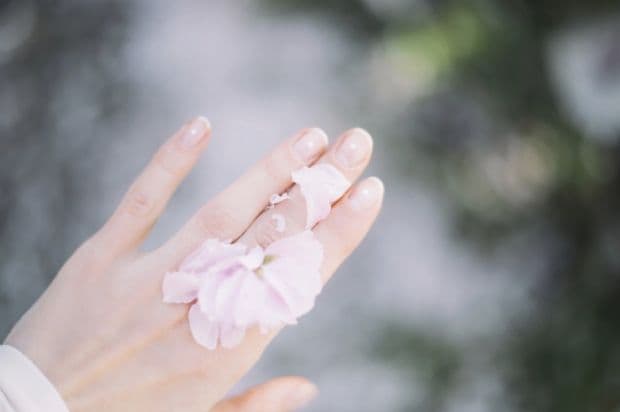 Esteticista dá dicas para continuar cuidando da pele na quarentena