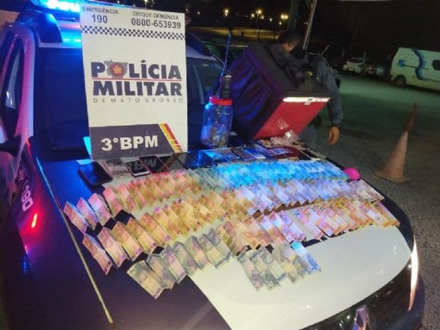 PM desarticula quadrilha após prender motorista de aplicativo que distribuía drogas