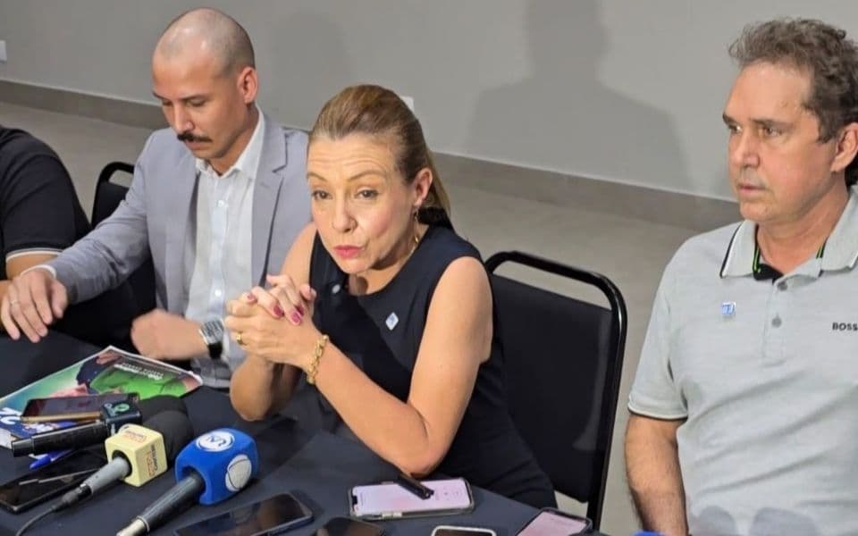 Flávia Moretti exonera servidores do gabinete do vice após renúncia de Tião da Zaeli