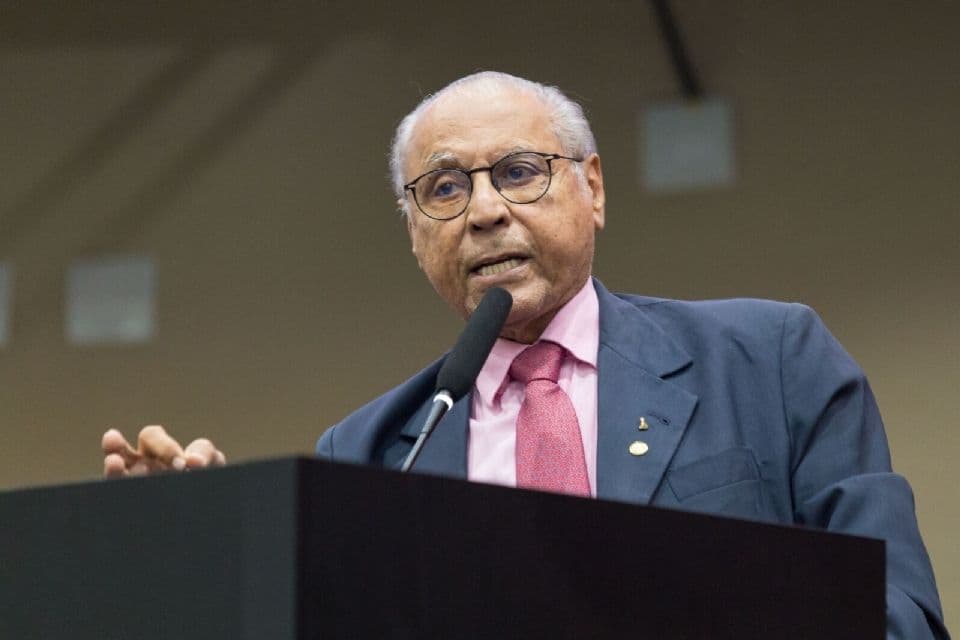 Júlio diz que equipe já trabalha em plano de governo de Jayme Campos e seria incoerência César Miranda seguir na gestão atual