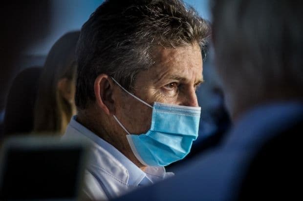 Governador critica deputado que discorda de aumento de salário: "assessor dele ganha R$ 15 mil"