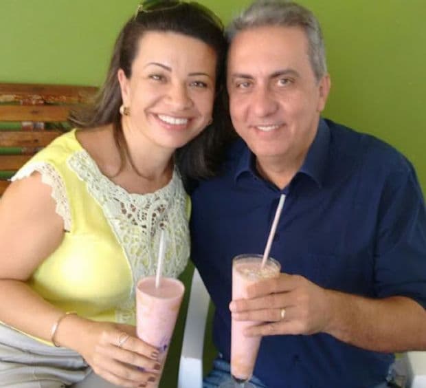 Prefeito diz que velório de ex-deputado ajudou disseminar coronavírus e esposa rebate: “Irresponsável!”